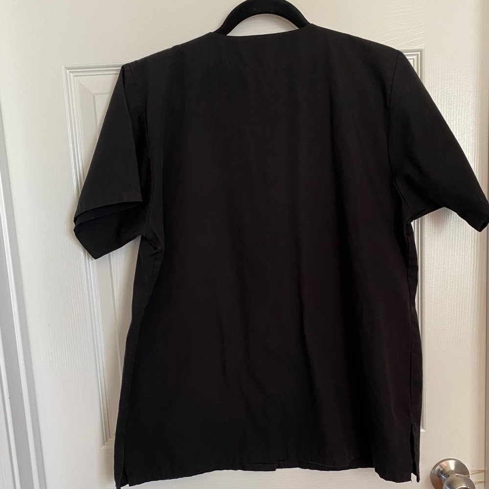 Medium Landau Button Up Scrub Top - Picture 3 of 3